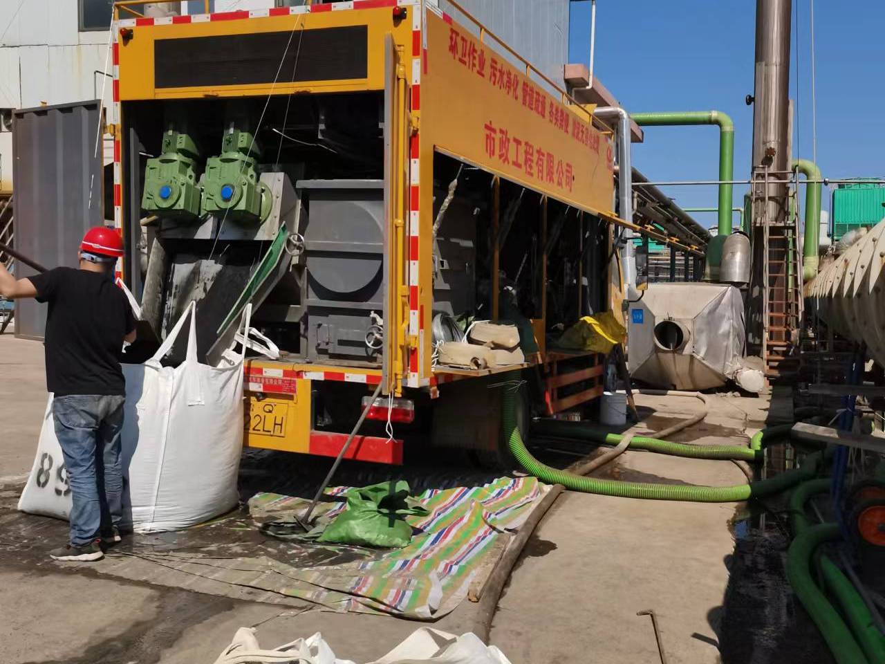 喀喇沁淤泥压干处理